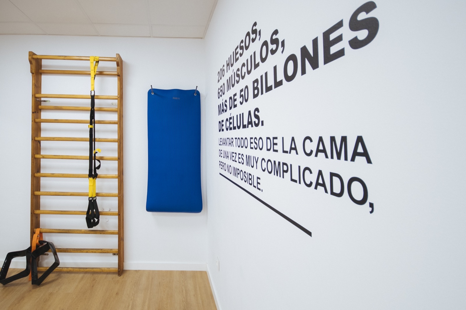 Inside Clínica Mà i Cos (4)